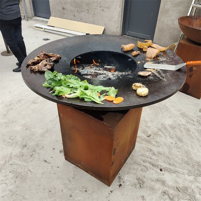 Outdoor Rusty Exterior Steel Bbq Grill