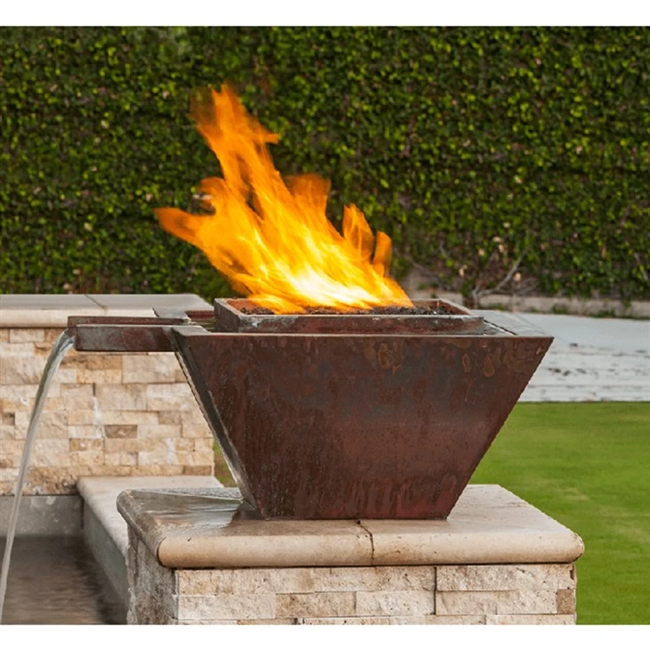 Piscina de fogo e água para nadar