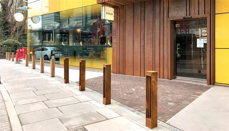 Luz de poste de amarração de aço Corten com decoração quadrada